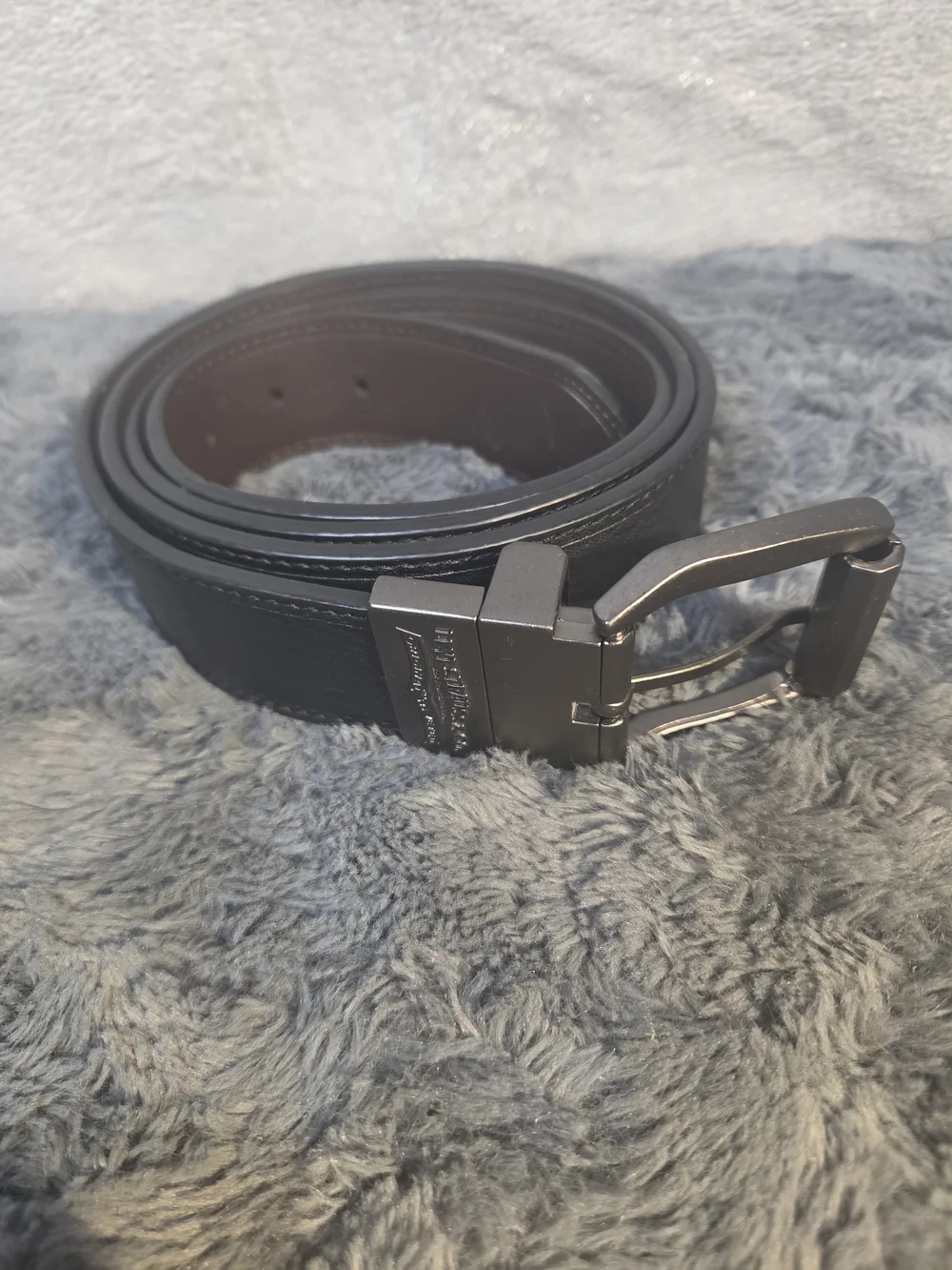 Levi Strauss & Co. Black Leather Men's Belt with Brushed Metal Buckle